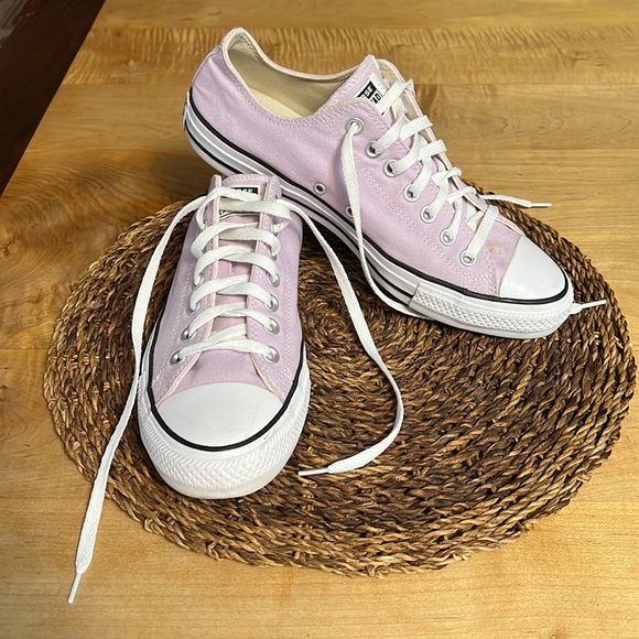 Converse All ⭐️Star shoes - Picture 1 of 9